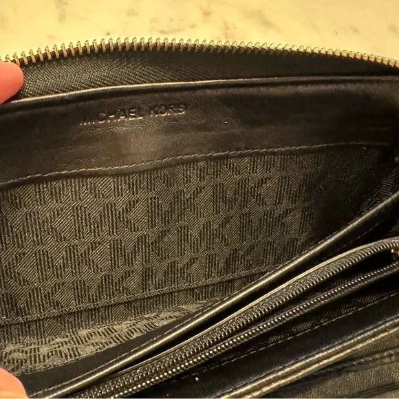 Michael Kors Quilted Black Leather Zip-around Long Wallet Wristlet - Picture 7 of 12